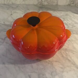 Vintage Le creuset 2 qt pumpkin Dutch oven